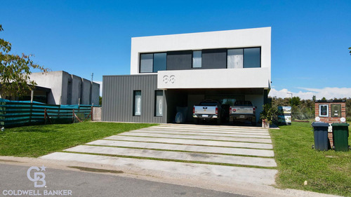 Casa De 5 Ambientes En Venta En El Barrio Cerrado Acacias - Puertos Del Lago -