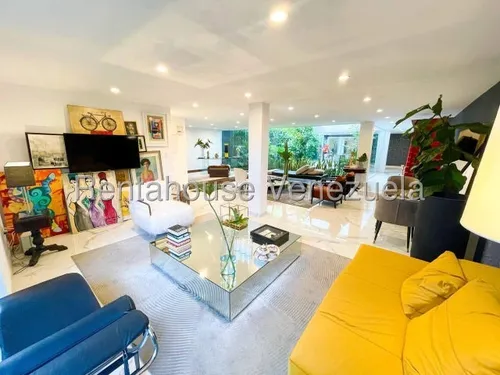 Agp Encantadora Casa Con Elegante Estilo, Confort Y Lujo En Venta En Santa Eduvigis 25-13411 Ys