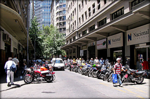 Oficina Paseo Matias Cousiño De 24 M2 Se Vende