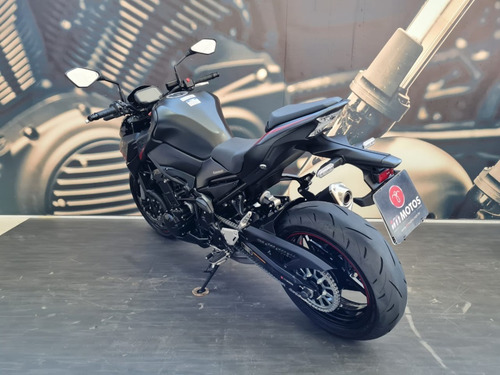 Imagem 5 de 9 de Z 900 - 2021