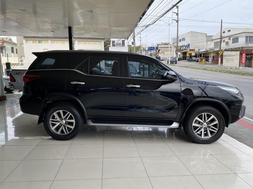 Imagem 4 de 12 de Hilux Sw4 Srx 4x4 2.8 Tdi 16v Dies. Aut.