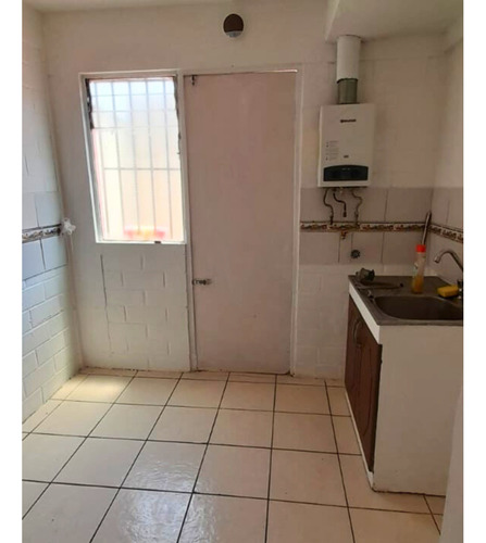 Amplia Casa De Dos Pisos 3d 1b Patio En Los Suspiros