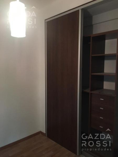 Imagen 7 de 12 de Impecable Departamento En Planta Baja Con Parrilla Propia Y Piscina En Complejo Las Cavas
