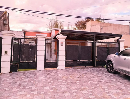 Casa En Venta - 3 Dormitorios 2 Baños - Cochera - Pilar