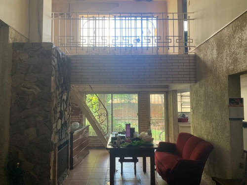 Casa 5 Dormitorios, C/gje A Reciclar En Pocitos