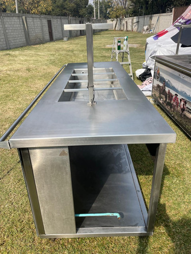 Mesa Bufetera Caliente Industrial Cap/p 8 Insertos (Usado)
