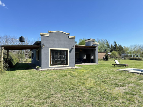 Venta Casa Quinta Estilo Campo En Salvador María, Lobos