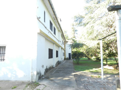 Casa Con Terreno De 3 Hectáreas Con Edificio De 1300 M En Córdoba, Camino A Saldán