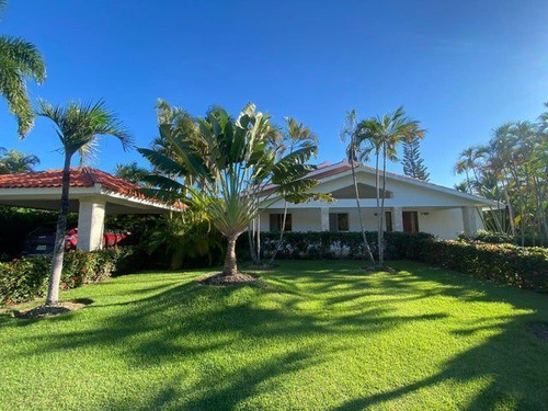 Villa En Venta En Punta Cana, Cocotal, 3 Habitaciones, Amueb