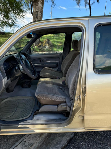Toyota Hilux 2003, Impecable