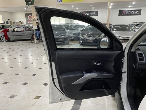 Imagem 14 de 15 de Mitsubishi Outlander 3.0 Gt 4x4 V6 26v Gasolina 4p Aut.