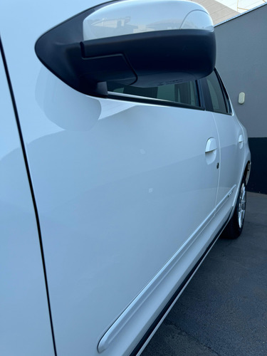 Renault Logan 1.0 Zen 12v 4p 5 marchas