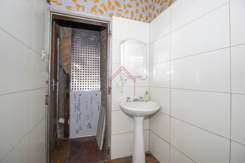 Local Comercial En Ph, Con Horno A Leña, Amplio Frente. Con Renta.