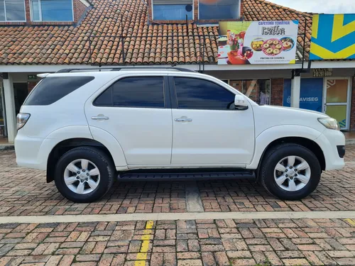 Toyota Fortuner Urbana Sr5 2.7cc Mt Aa 4x2