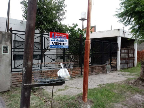 Imagen 2 de 13 de Casa 4 Ambientes A Re Faccionar El Lote Propio De 200 M2