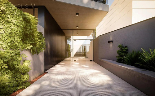 Excelente Departamento De 2 Ambientes Con Jardin Y Cochera.