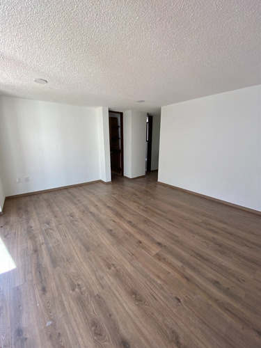 Imagen 19 de 22 de Casa En Venta Totalmente Remodelada Con 3 Recs En Barrio Del