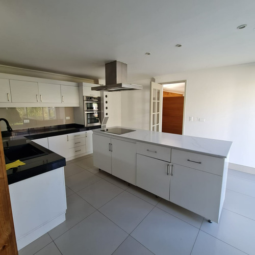 Se Arrienda Con Compromiso De Compra, Amplia Casa En Nogales