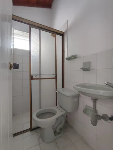Casa En Arriendo En Avenida Libertadores. Cod A27264