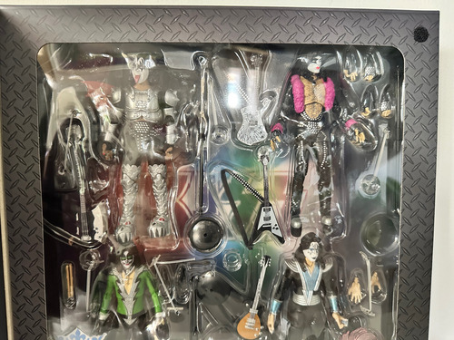 Bst Axn Best Action Figures Kiss Vegas Outfits 4-pack (sdcc) (Usado)