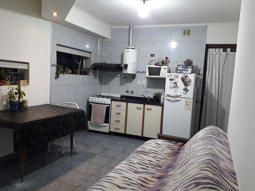Vendo Local Con Depósito Y Departamento 2 Amb En Planta Alta