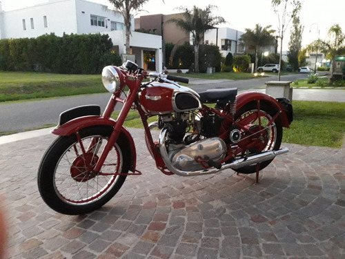 Imagen 4 de 10 de Triumph Speed Twin 500. 1948