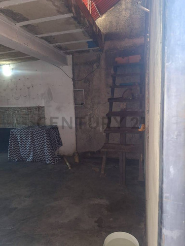 Casa Comercial A Remodelar