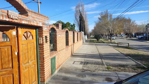 Venta Casa 4 Amb, 670m2, BÂș 26 De Junio, Caleta Olivia