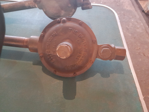 - Regulado Gas Para Tubo De 45 Kg Para 2 Tubos (Usado)