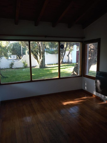 Casa En Venta - 5 Dormitorios 3 Baños 5 Cocheras - 760mts2 - San Carlos De Bariloche