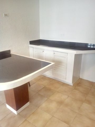 Imagen 12 de 22 de Venta De Hermoso Apartamento En Cumbres De Curumo / Ofc 21-14007