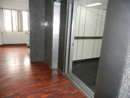 Imagen 12 de 27 de Venta La Urbina Edificio Sq Mls# 23-9759