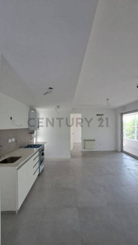 23 Y 50. Departamento En Venta A Estrenas 2 Dormitorios , La Plata Parque San Martin.-