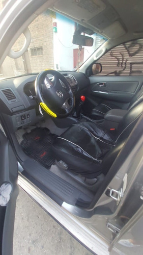 Toyota Hilux Srv