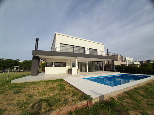 Venta 3 Dorm - Escritorio - Piscina - Laguna - El Canton