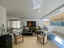 Comprar Hermoso Apartamento En Venta En La Florida, Edificio Sin Problemas De Agua ,3 Hab Mas Servicio, Edificio De Poca Densidad.· 3 Puestos De Estacionamiento Y Dos Maleteros. Gi