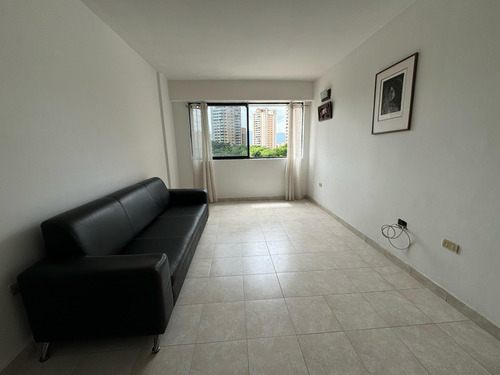 Se Alquila Apartamento Semiamoblado, Los Mangos Valencia Sr