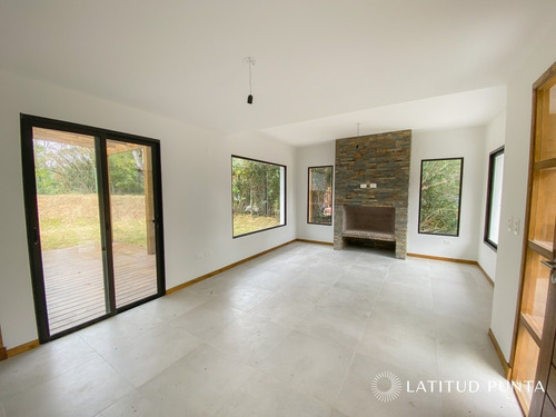 Casa En Pinares- Ref: 1425