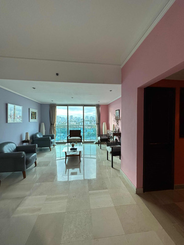 Malecon Center, Apartamento En Venta De Dos  2 Habitaciones