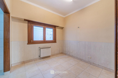 Venta - Ph 4 Ambientes Al Frente Con Cochera - La Perla