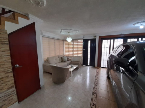 Casa Esquinera De Dos Pisos Más Terraza En Venta Portal Del Recreo