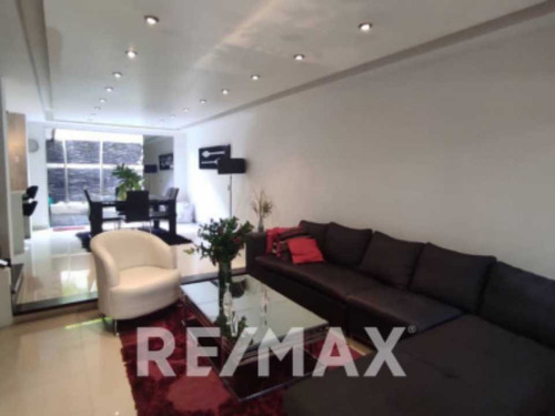 Imagen 2 de 11 de Bonaventure Home, Town House Moderno
