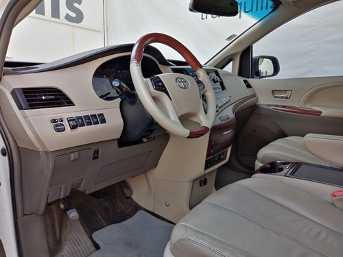 Imagen 13 de 15 de Toyota Sienna 2014 3.5 Limited V Blindada Niii