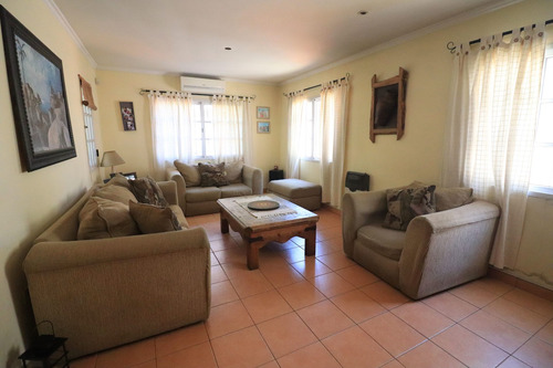 Casa 5 Amb. Venta Gral Pacheco Jardín Y Pileta