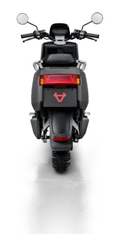 Imagen 3 de 5 de Moto Scooter Eléctrico Nuuv Nqi Sport Gris Matte No Sunra