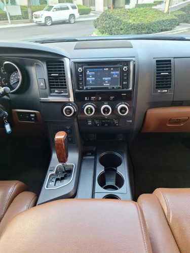 Toyota Sequoia 5.7 Platinum At