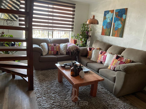 Linda Casa En Venta De 4 Dorm. En Curicó