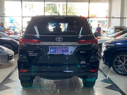 Imagem 3 de 12 de Toyota Hilux Sw4 2.8 Srx 4x4 7 Lugares 16v Turbo