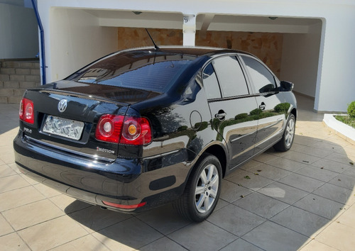 Volkswagem Polo Sedan Confortline 1.6 2013