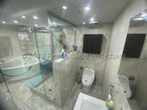#23-22290 Magnifica Clínica Especializada En Cirugía Estética En Santa Monica